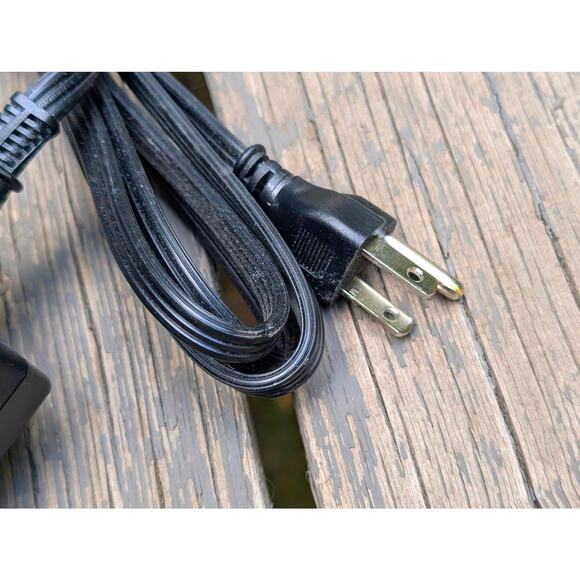 Genuine Dell 90W "Slim Tip" Laptop AC Adapter Charger (LA90PM130) - Picture 6 of 7